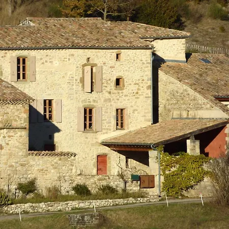 Chambres D'hotes Les Nuits Du Taris Bed & Breakfast